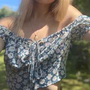 Off the shoulders crop top